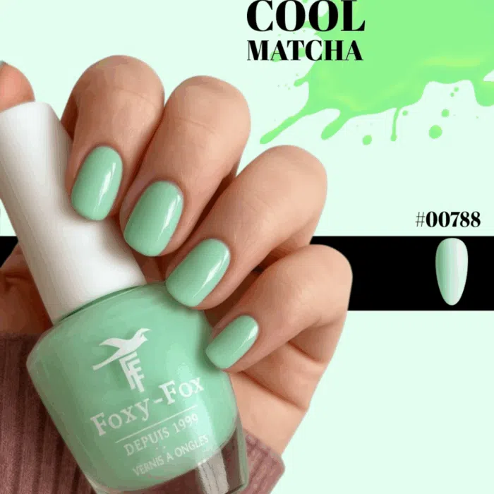 ongle vert pastel